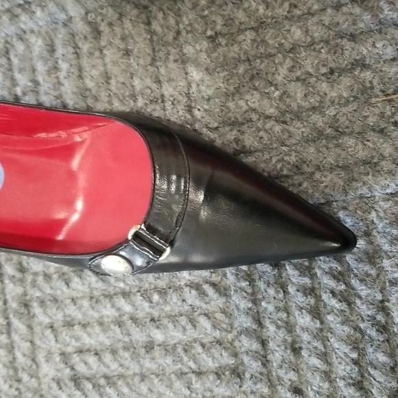 Heels - Picture 2 of 4